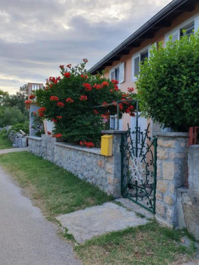 Apartments with a parking space Seline, Paklenica - 17390